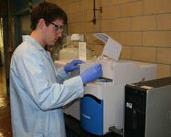 Clayton Burkhardt running particle size analysis by laser diffraction tests